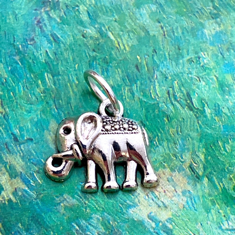 5/$10❤️❤️❤️NEW Tibetan Silver Trunks Up Elephant